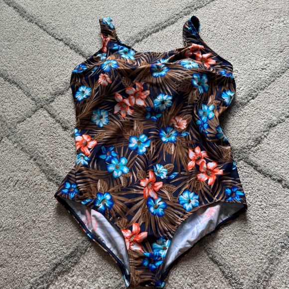 Lands' End Other - Lands End one piece floral bathing suit swimsuit scoop Neck Soft Cup navy 20W